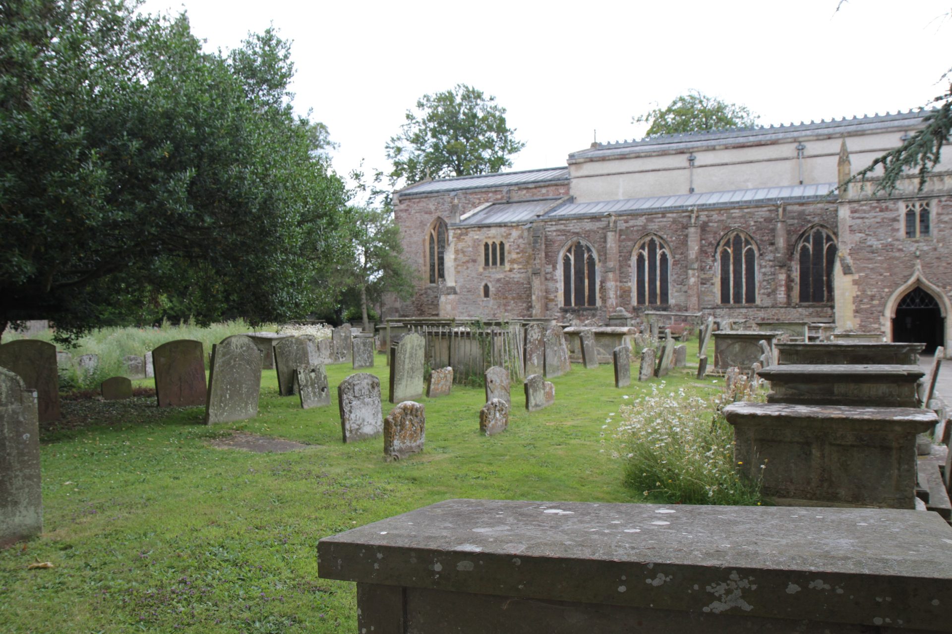 Edward_Jenner_Tomb_Berkeley (6).JPG